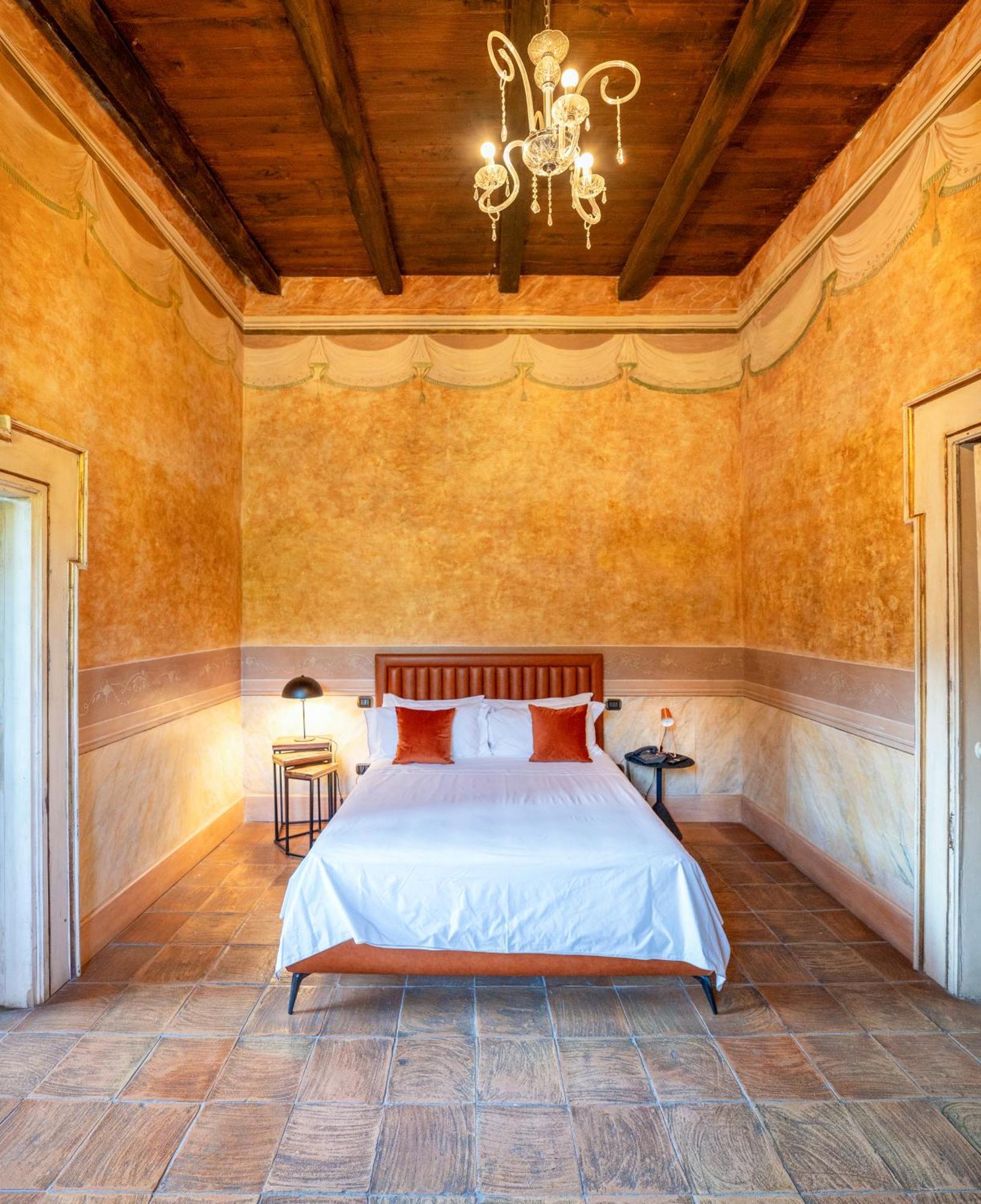 Castello Di Limatola Hotel ภายนอก รูปภาพ